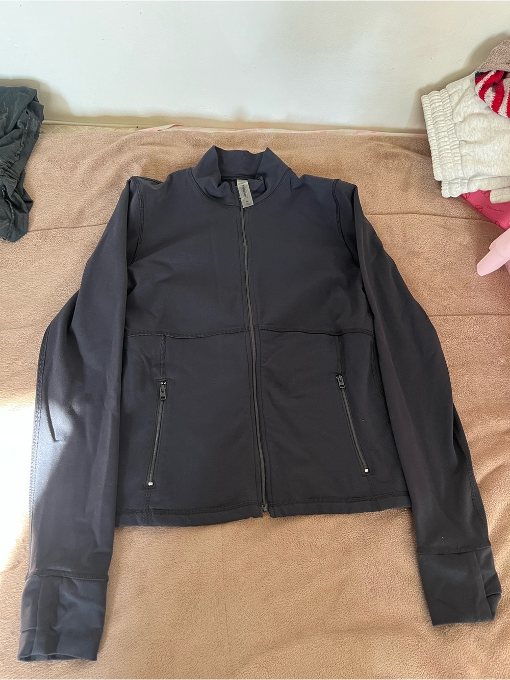 Aritzia Women's Black Full-Zip Performance Jacket